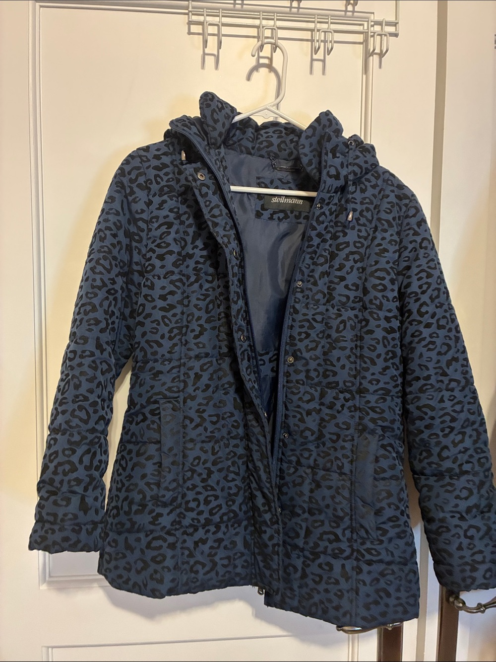 Steilmann Bay Navy and Black Leopard Print Hooded Puffer Coat 👵MT